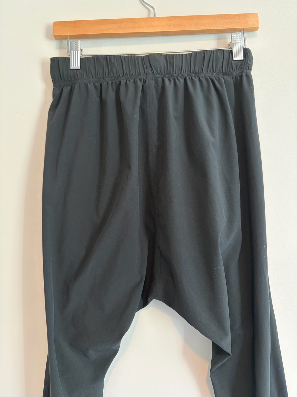 Lululemon Modern Tranquil Black Harem  Pants size 6 - Picture 6 of 14